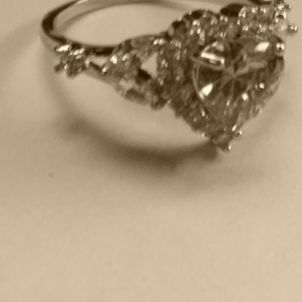 Woman's ring - Picture 5 of 5